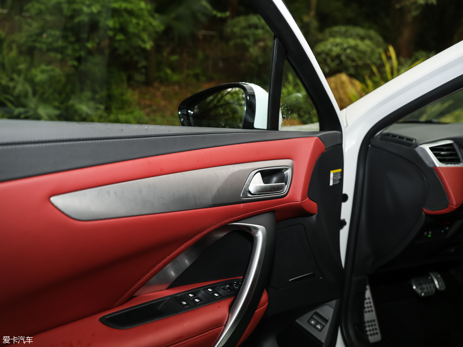 2016��DS 4S THP200 ������