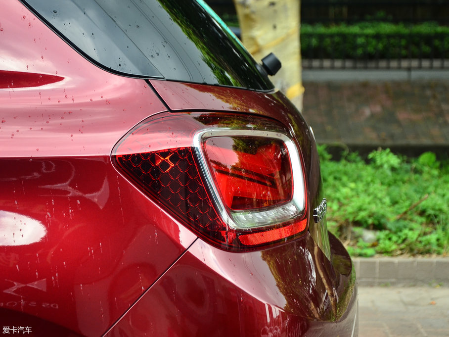 2016DS 4S THP130 (dng)