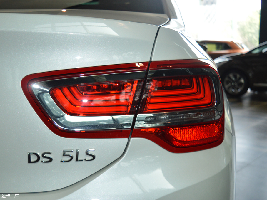 2018��DS 5LS 30THP ���F��