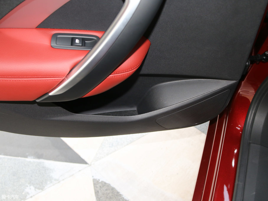 2018��DS 4S 30THP P-Line��