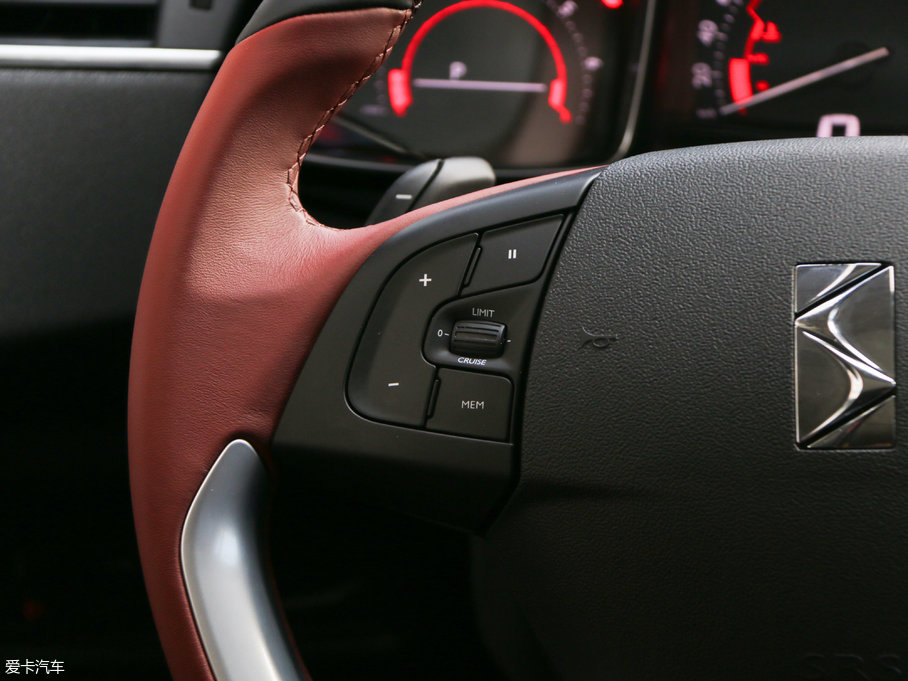 2018DS 4S 30THP P-Line