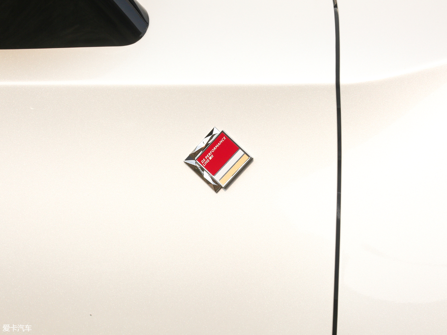 2018DS 4S 30THP P-Line