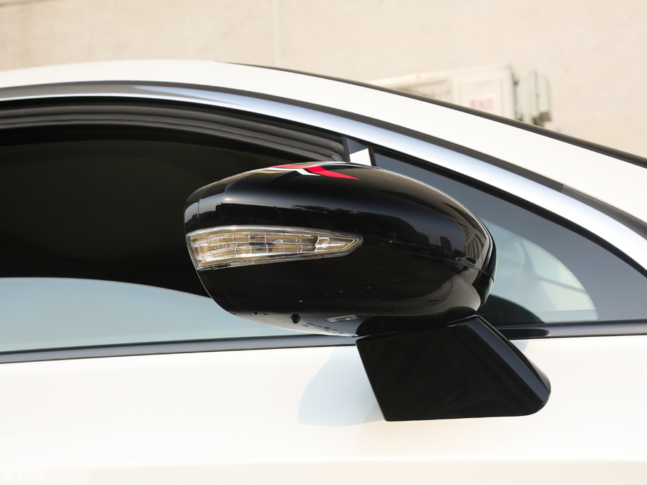 2018��DS 4S 30THP P-Line��