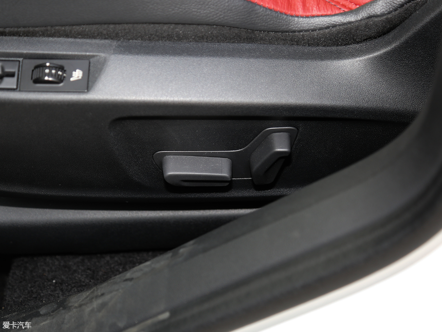 2018DS 4S 30THP P-Line