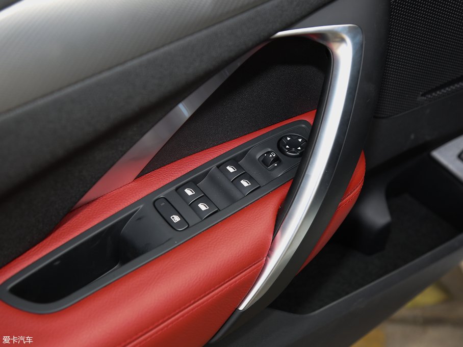 2018��DS 4S 30THP P-Line��