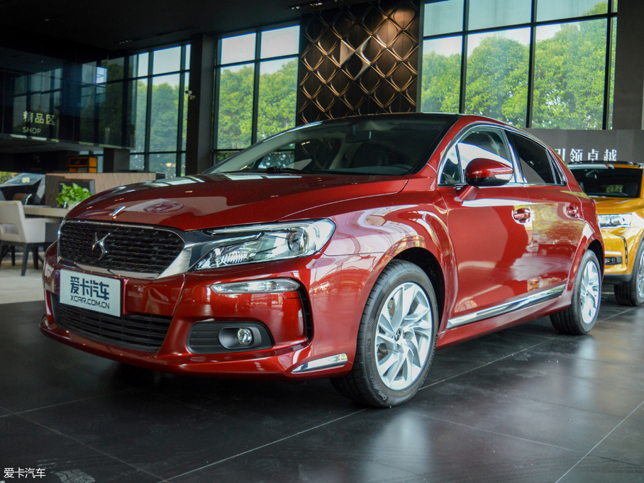 2018DS 4S 30THP (dng)