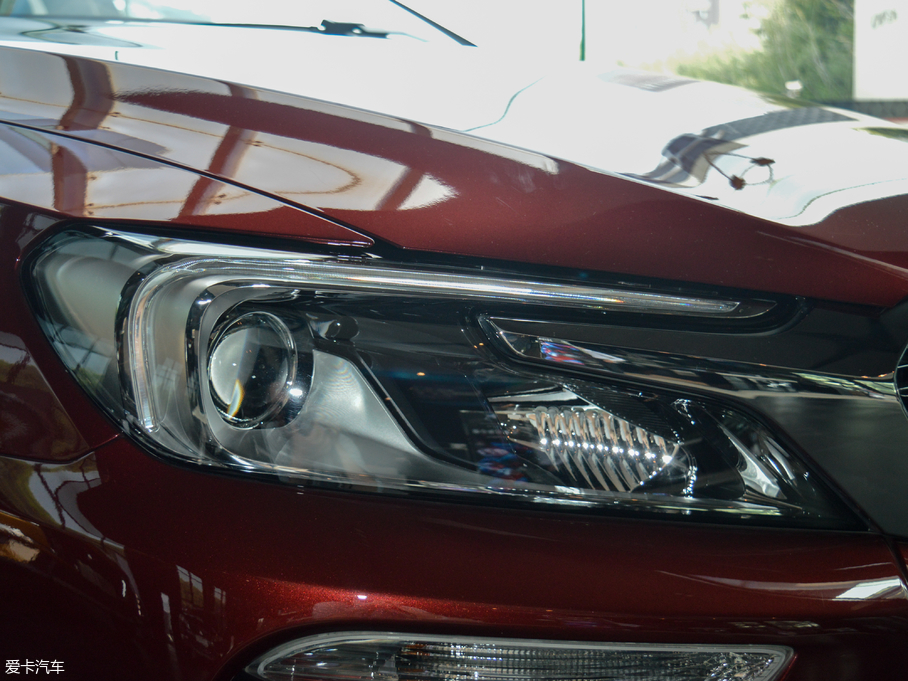 2018DS 4S 30THP (dng)