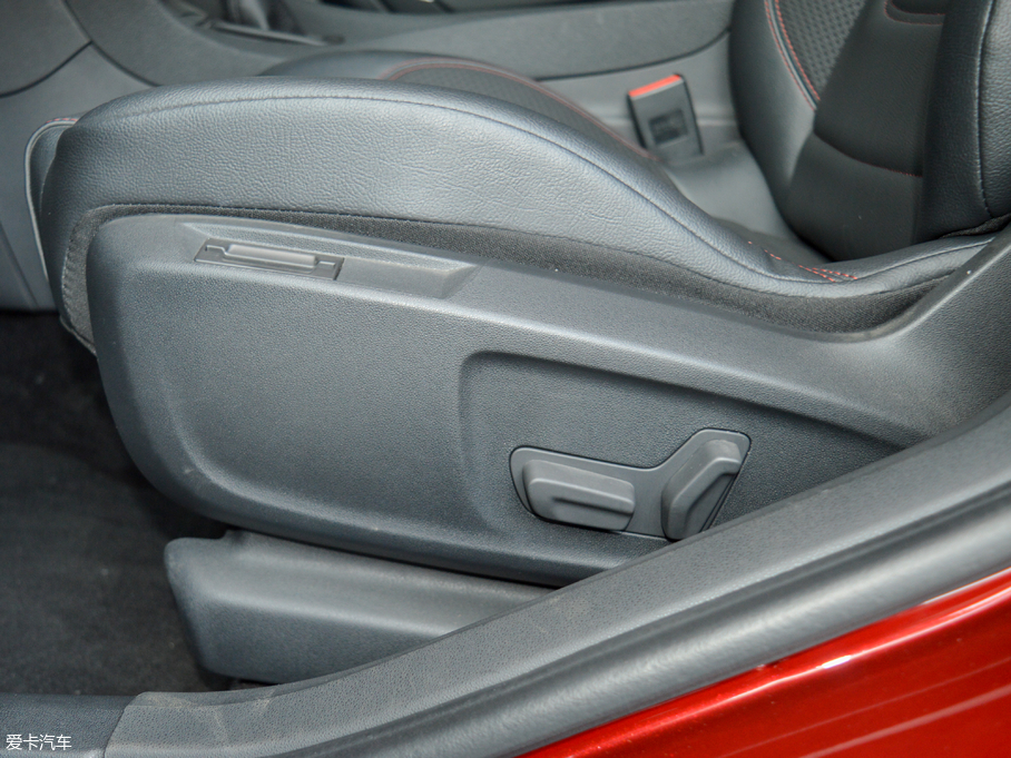 2018��DS 4S 30THP ������