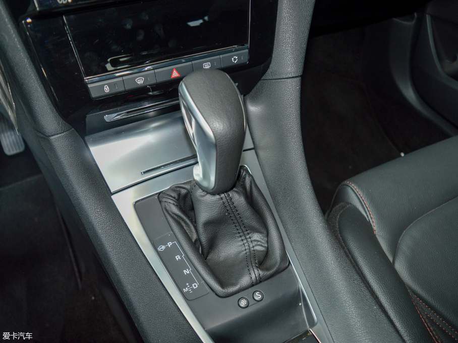 2018DS 4S 30THP (dng)