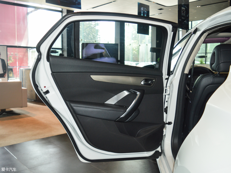 2018��DS 4S 30THP �ń���