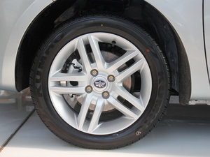 2012款1.5L 手动豪华版 轮圈