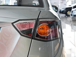 2012款1.5L 手动豪华版 尾灯