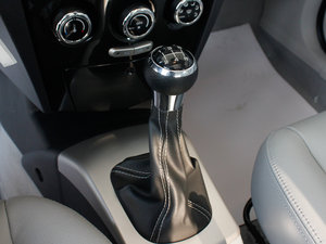 2012款1.5L 手动豪华版 换挡杆