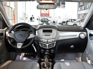 2012款1.5L 手动豪华版 内饰全景