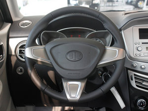 2012款1.5L 手动豪华版 方向盘