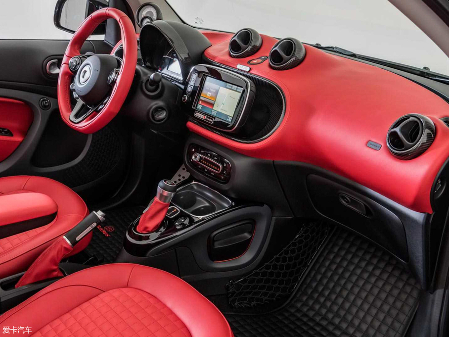 2019 smart fortwo Ultimate E Shadow Edition