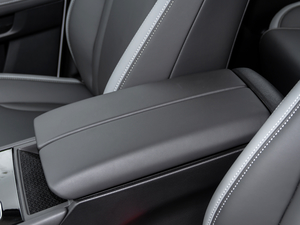 2020款1.6T 护航精英型 中央扶手箱