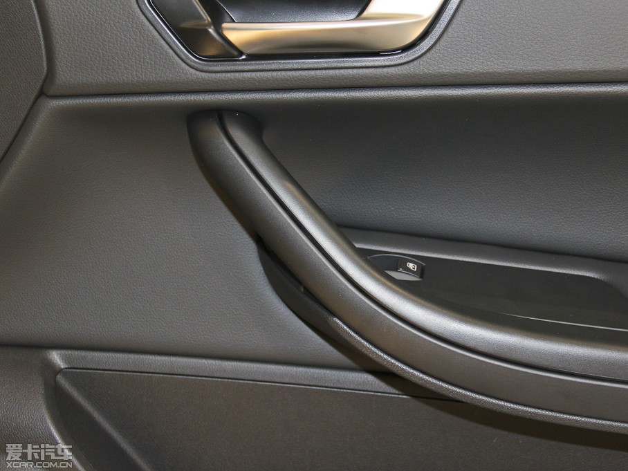 2015^3SUV 1.6T Ԅ(dng)̈́(dng)