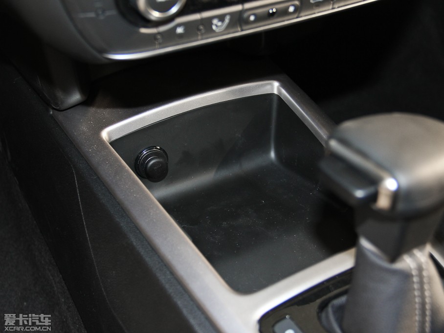 2015^3SUV 1.6T Ԅ(dng)̈́(dng)