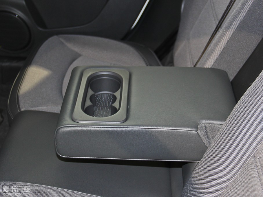 2015^3SUV 1.6T Ԅ(dng)̈́(dng)