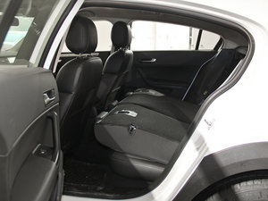 2015款1.6T 自动型动派 后排座椅放倒