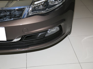 2016款1.6L 自动致悦型 前雾灯