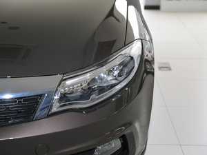 2016款1.6T 自动致臻型 大灯