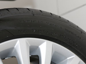 2016款1.6T 自动致臻型 轮胎尺寸