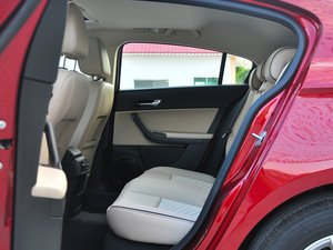 2016款1.6L 自动致悦型 后排空间