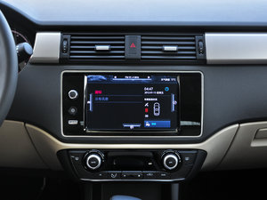2016款1.6L 自动致悦型 中控台