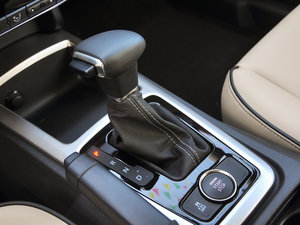 2016款1.6L 自动致悦型 换挡杆