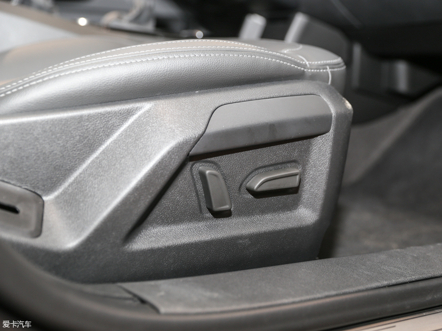 2016���^��3����SUV 1.6T �Ԅ�������