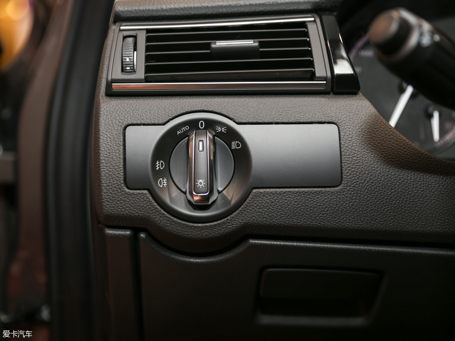 2016���^��3����SUV 1.6T �Ԅ�(d��ng)������