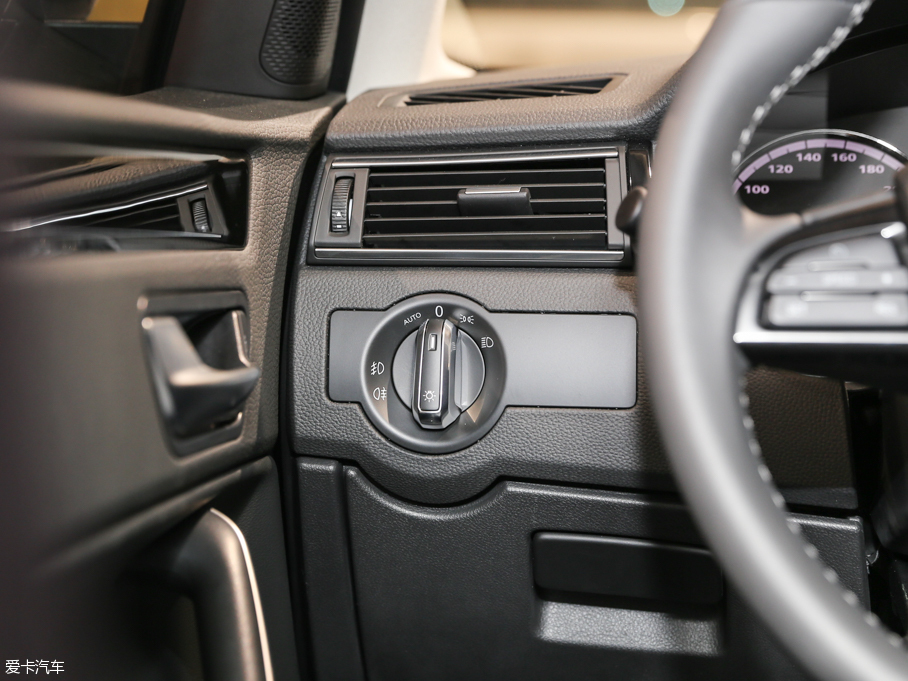 2016���^��3����SUV 1.6T �Ԅ�������