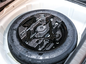 2016款1.6T 手动致享型 备胎