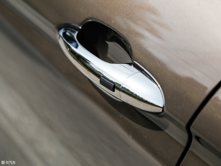 2016^5 SUV 1.6T ԄӺA