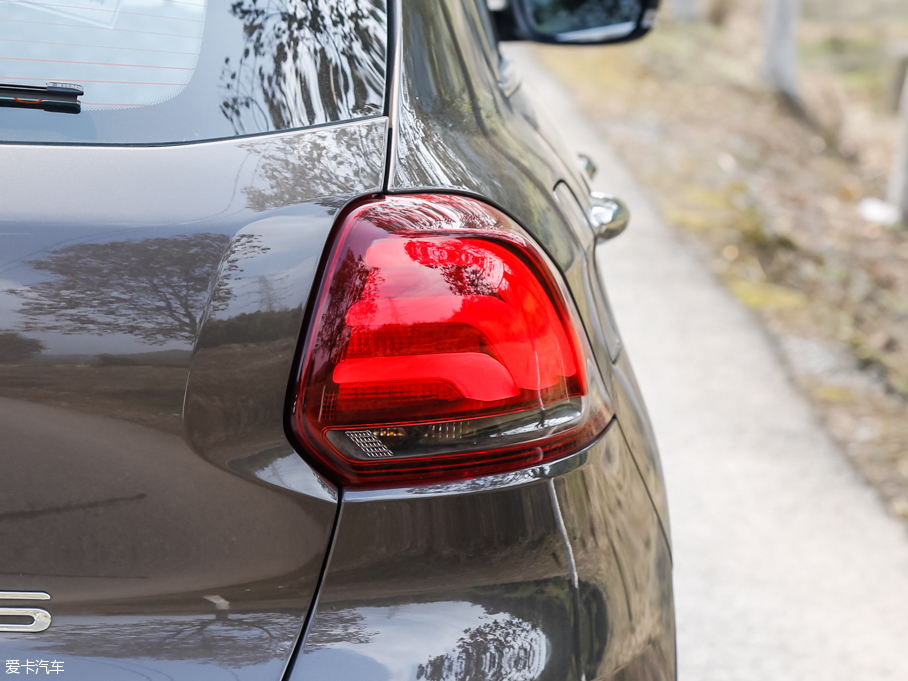 2016^5 SUV 1.6T ԄӺA