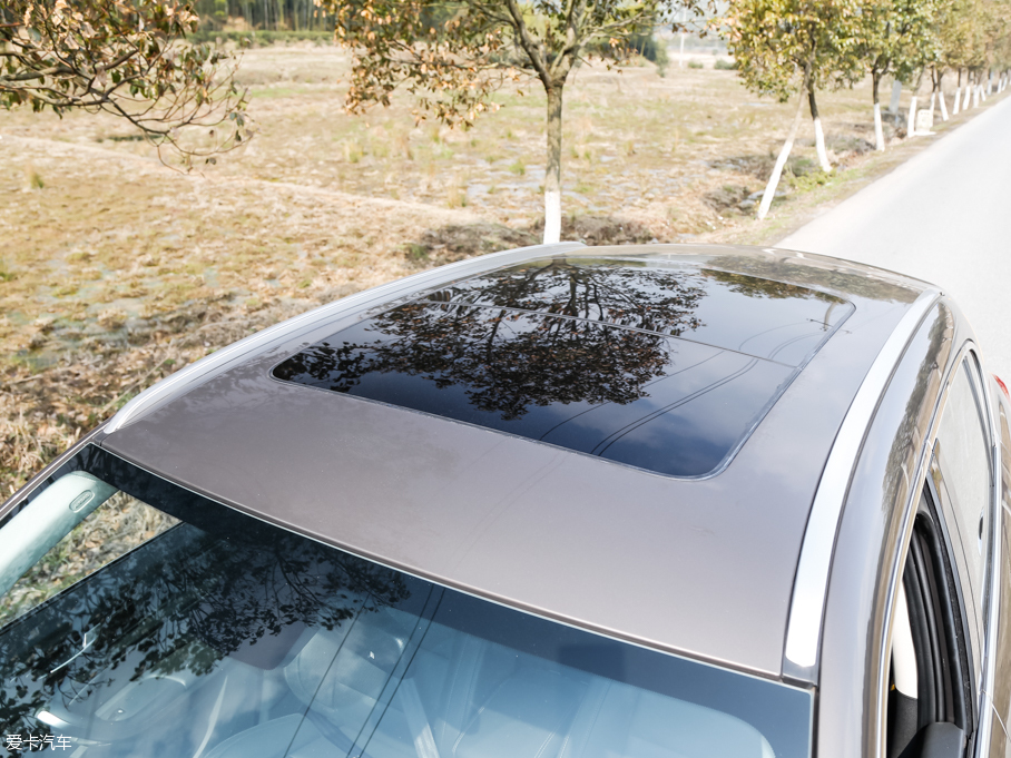 2016^5 SUV 1.6T ԄӺA