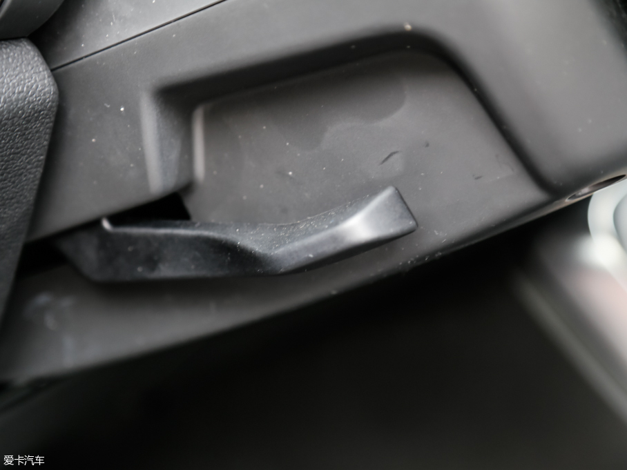 2016^5 SUV 1.6T ԄӺA