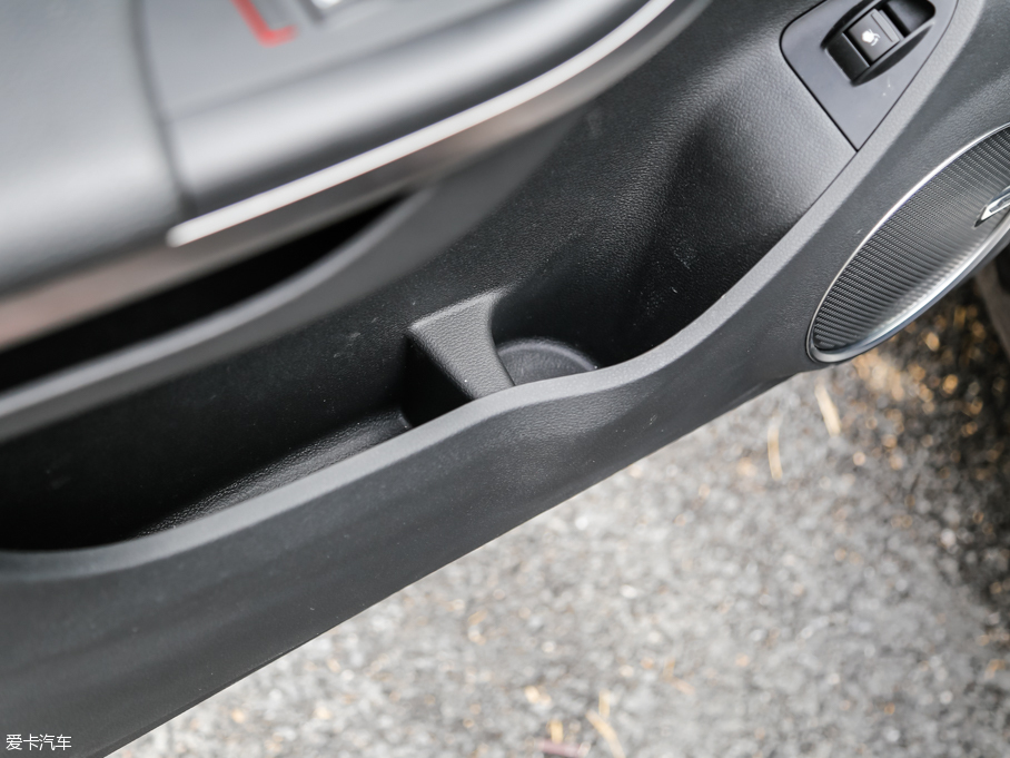 2016^5 SUV 1.6T ԄӺA