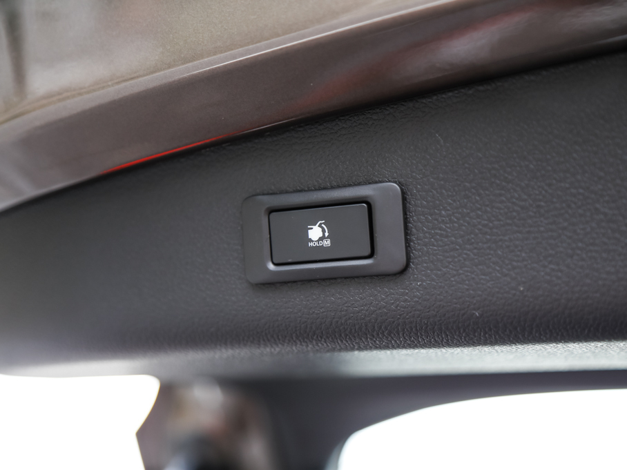 2016^5 SUV 1.6T ԄӺA