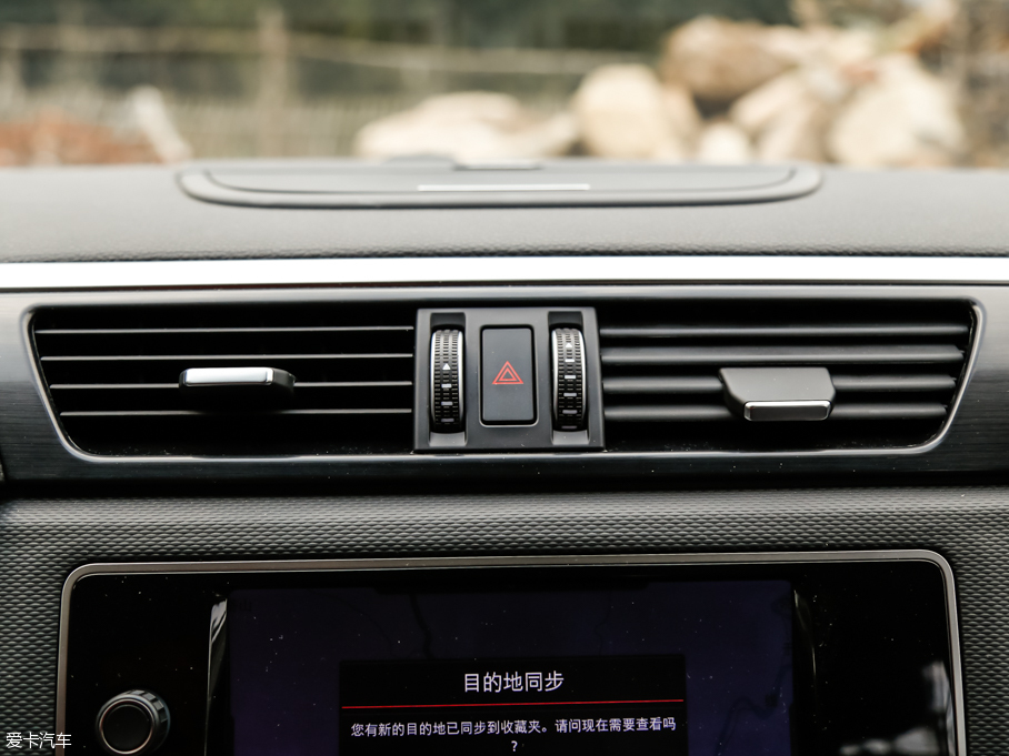 2016^5 SUV 1.6T ԄӺA