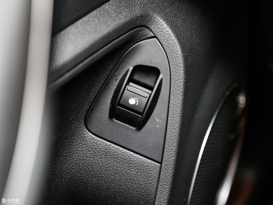 2016^5 SUV 1.6T ԄӺA