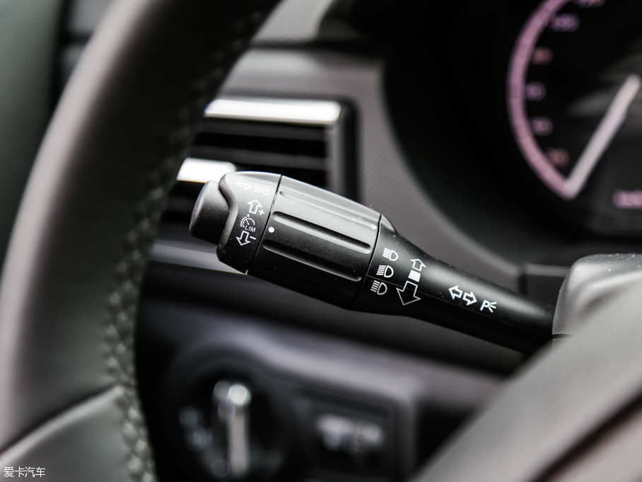 2016^5 SUV 1.6T Ԅ(dng)A