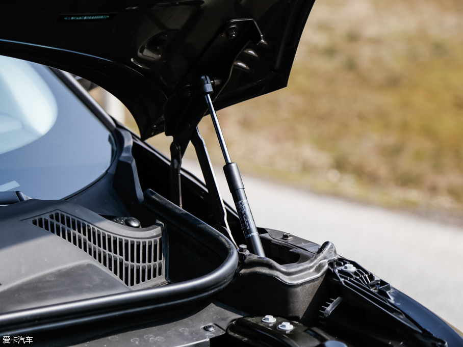 2016^5 SUV 1.6T ԄӺA