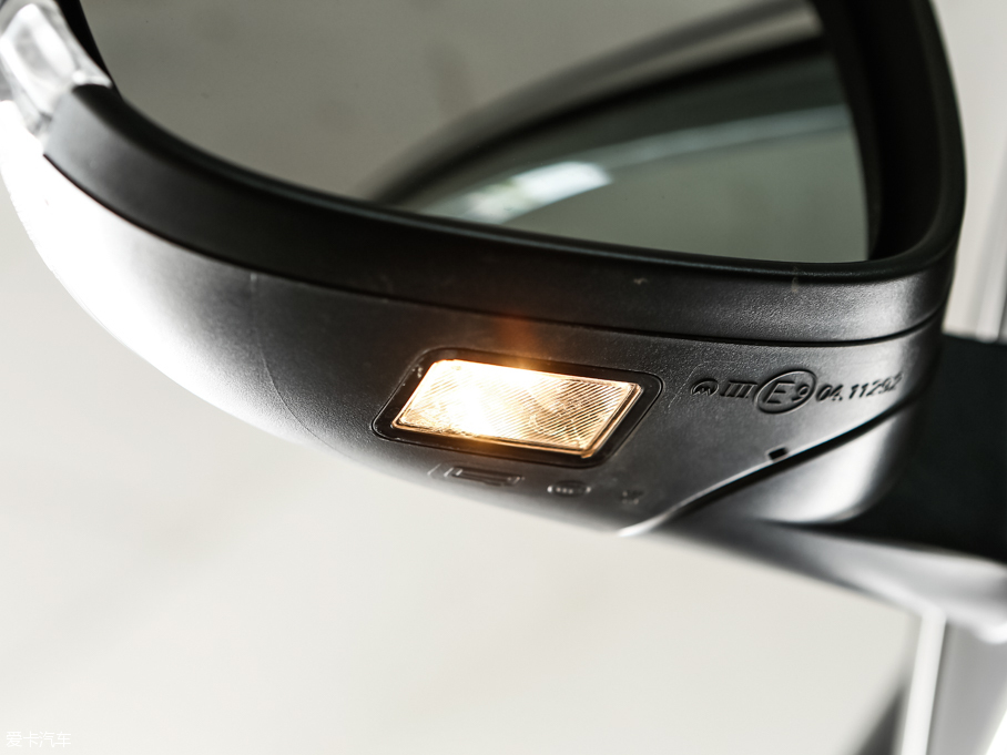 2016^5 SUV 1.6T ԄӺA