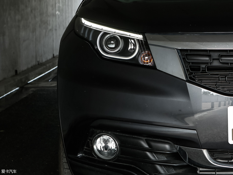 2016^5 SUV 1.6T Ԅ(dng)A