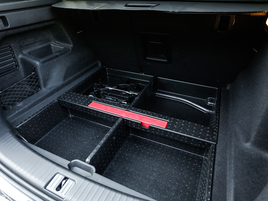 2016^5 SUV 1.6T ԄӺA