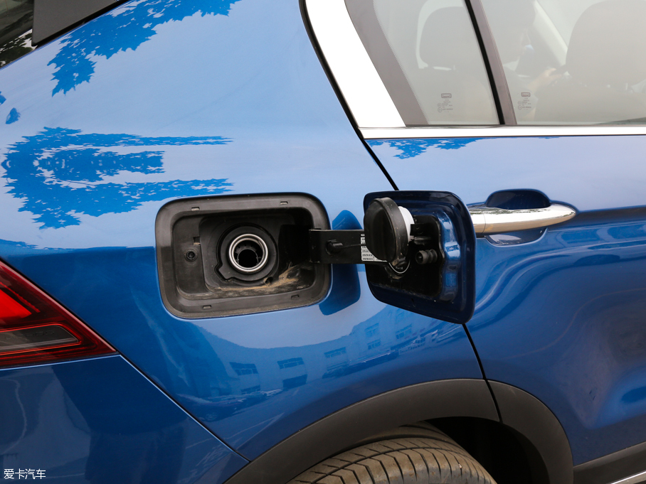 2016^5 SUV 1.6T ԄӺA