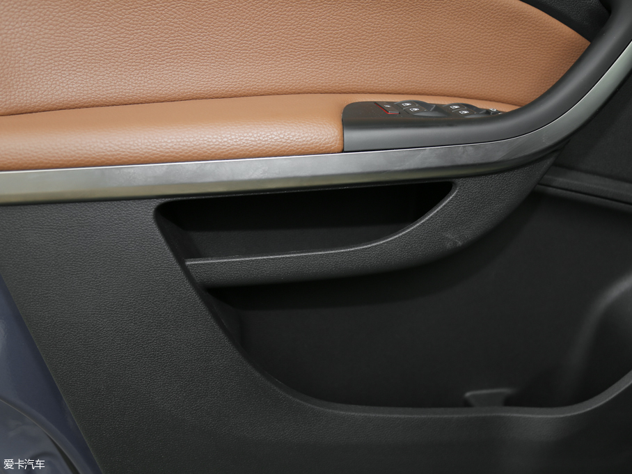 2016^5 SUV 1.6T ԄӺA